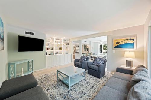 FWO1358: 1358 Fairway Oaks