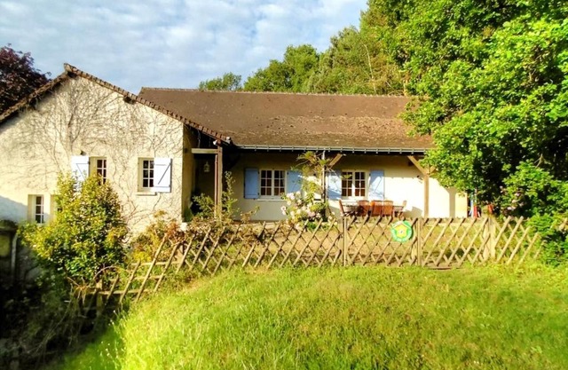 Gîte Avrillé-les-Ponceaux, 5 pièces, 10 personnes - FR-1-381-172