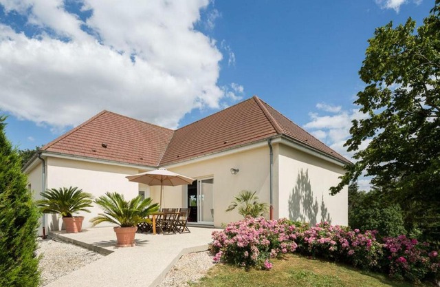 Gîte Baroville, 6 pièces, 14 personnes - FR-1-543-185