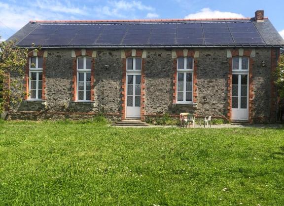 Gîte -Belle Maison dans une ancienne école-Tarif réduit hors WE !
