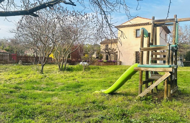 Gîte Dans Bastide Campagnarde Avec Piscine
