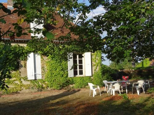 Gîte de Caractère 17ème s. avec Cour et Climatisation - FR-1-489-126