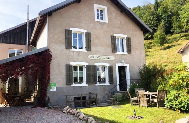 Gîte de Charme nature - calm, hiking & fresh air - Close to the Crêtes mountains