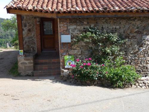 Gîte douillet pour 2 personnes aux Monts du Forez - FR-1-496-261