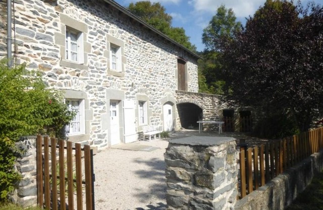 Gîte Saint-Hostien, 3 pièces, 5 personnes - FR-1-582-276