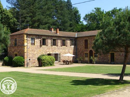Gîte spacieux avec billard et accès jardin 80 ha, animaux admis - FR-1-496-160