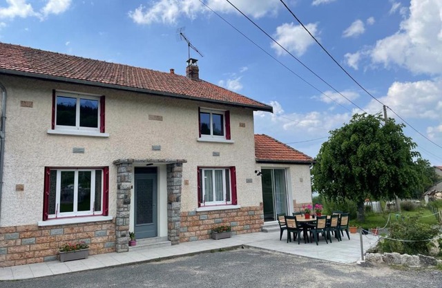 Gîte spacieux et lumineux avec terrasse à Lavoine - FR-1-489-332