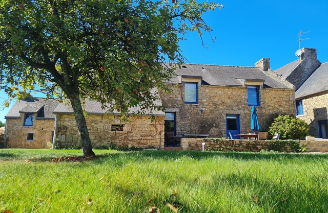 Gîtes Parenthèse Breizh : Quiet, charming, heated pool between Quiberon and Etel.