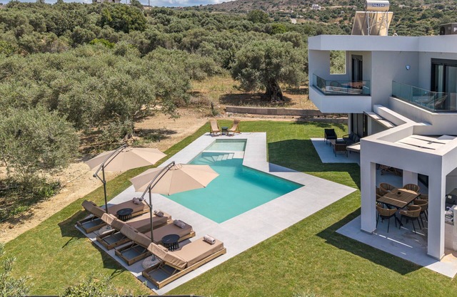 Gaia villa,private pool,near tavern, beach, market