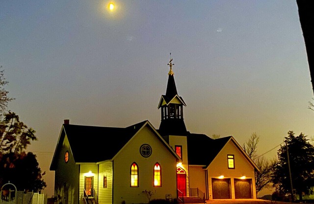 Galena`s Little White Church l LUXE l A&D Rise Getaways