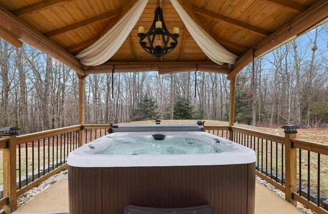 Game Room! Movie Room & Hot Tub!