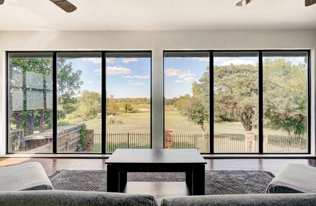 Game Room/Sauna/Sun Room + Lake Hefner Access