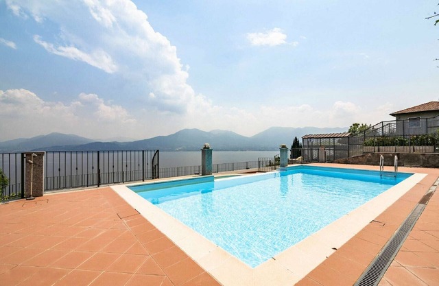 Garden Flat by Lake Maggiore