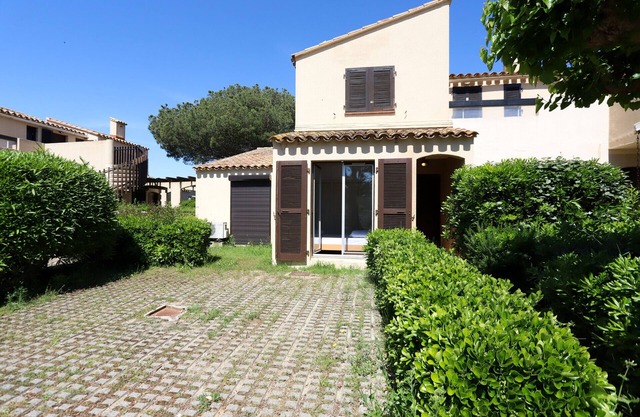 Garden level for 4 people with terrace at the St Cyprien golf course