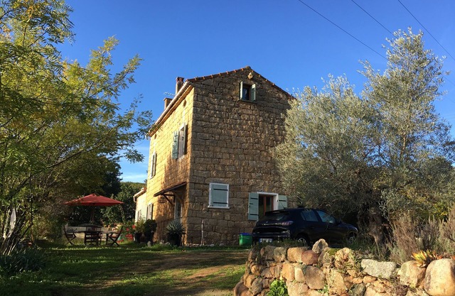 Garden level for rent in house.