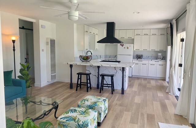 Garden, Ocean-Views, Dog Friendly, A/C.