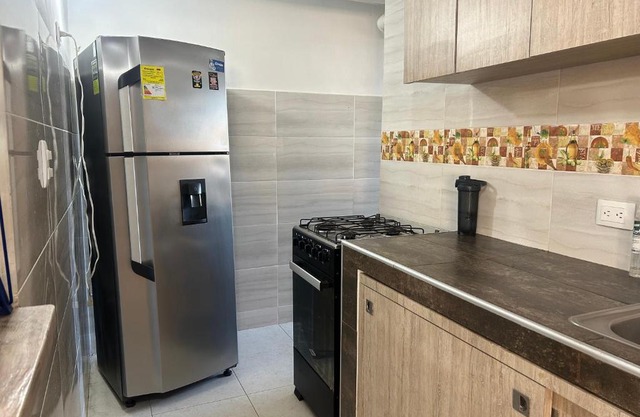 Garden Serenity Bunk Room with Private Bath Near Airport