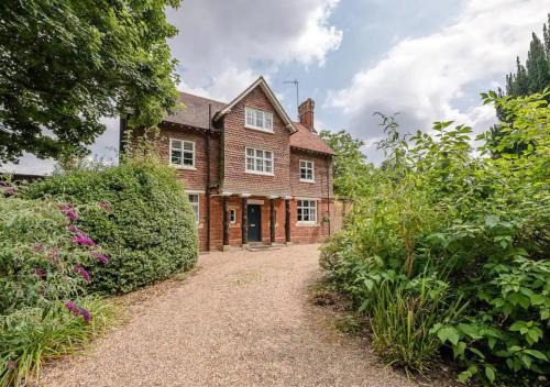 Gardeners Cottage - Nowton Park