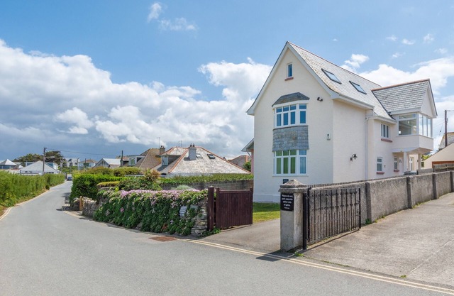 Garendon - Five Bedroom House, Sleeps 11