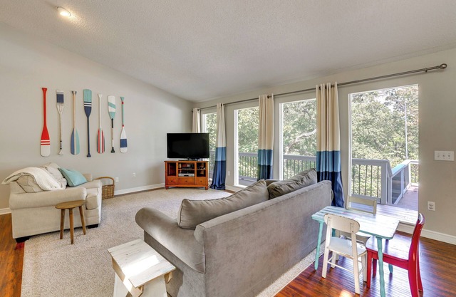 Garfield Vacation Rental w/Beaver Lake Access!