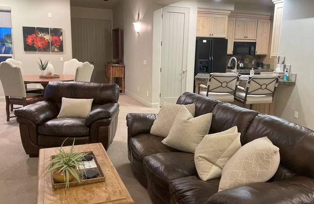 Gated home 2 Bed/2Bath in Entrada near Pool