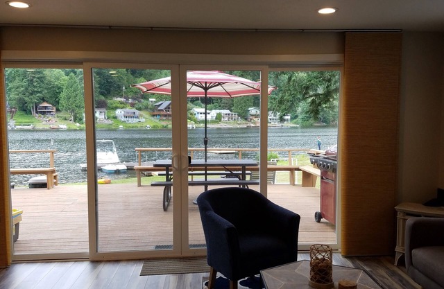 Gateway to Mt. Rainier/Hiking/Scenic Railroad - Spacious Ohop Lake Cabin