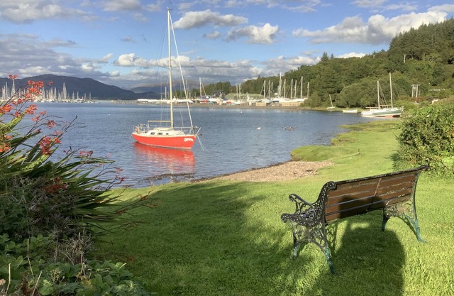 Shoreline 2 Bedroom Cottage - Spectacular Sea, Loch, Castle, Mountain Views