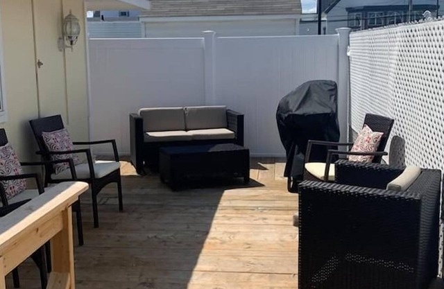 Gem in the heart of Sea Isle. Furbaby Friendly