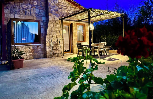 Genari Beach Apartments Garden View Retreat