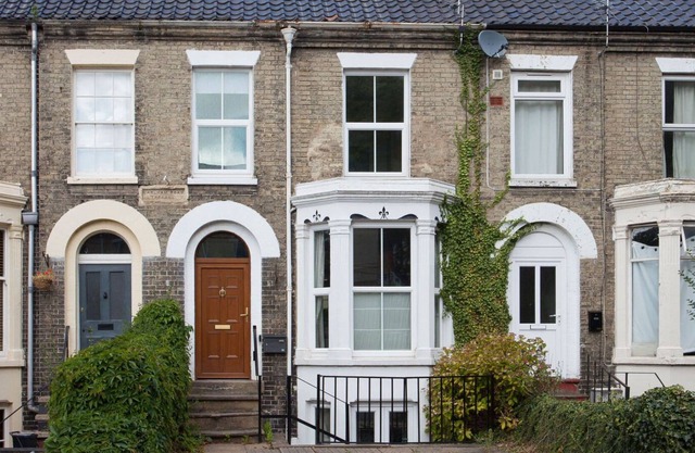Georgian townhouse near Hospital | Large Family Home & Garden by UEA - Parking f