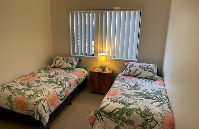 "Georgina Townhouse" - Woody Point Q 4019