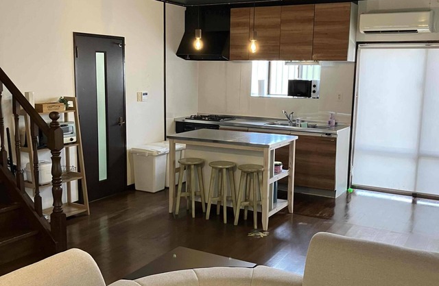 gesutohausugoyashithi-haitsu