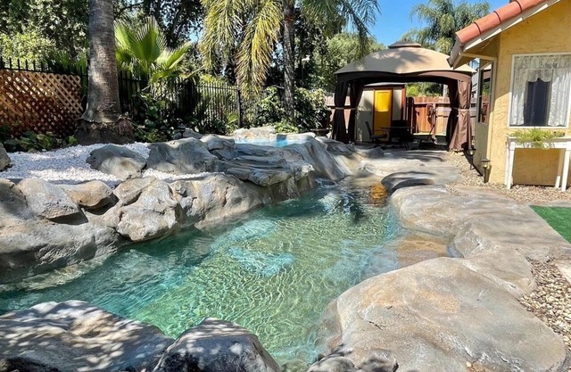 Get Away From The Crowd, Stay Closer To The Nature And In A Luxury Homey House!