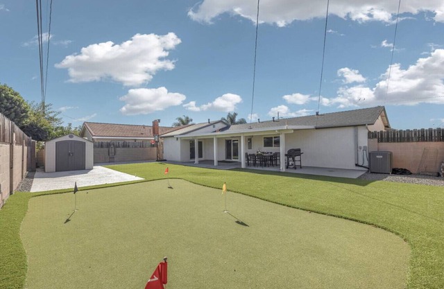 GG1-Korean Town Retreat Haven with Golf Course