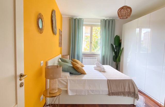 GIALLOMANGO Apt in Lucca