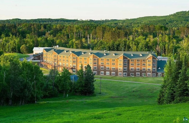 Giants Ridge Retreat/Ski Bike Golf