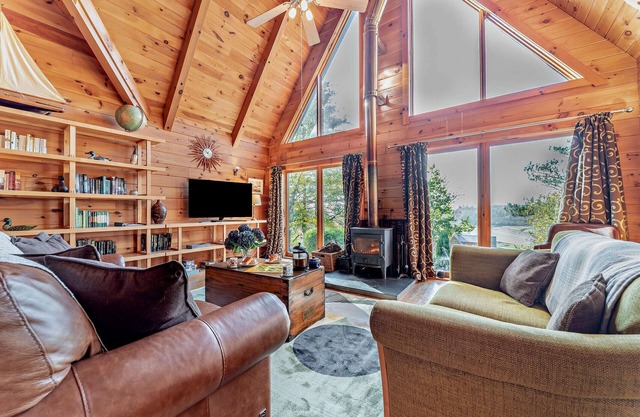Gilnockie - Three Bedroom House, Sleeps 6
