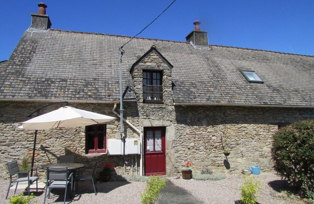 Gite 1, Private Rural Location, only 15 mins. to Brittany's south coast Beaches