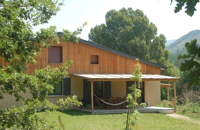 Gite 4 etoiles en pleine nature 10 pers.