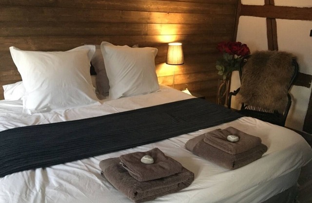 Gite Au 1608 in charming village