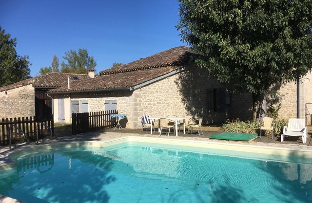 Gite Bacquiès - with enclosed garden and heated swimming pool