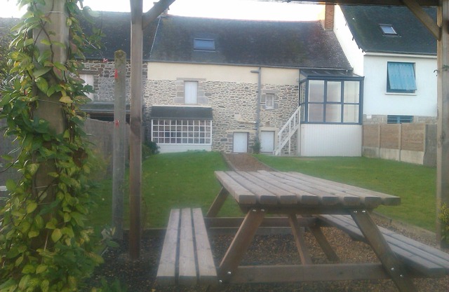 Gite Baie Mt St Michel Facing The Sea in the commune of cherrueix