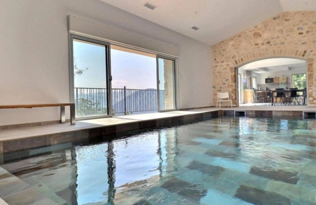 Gîte 'Chabrier' with Mountain View, Wi-Fi and Air Conditioning