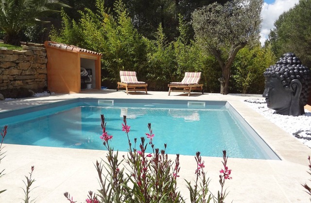 Gite in luxury house with air conditioning, private heated pool, housekeeping included.