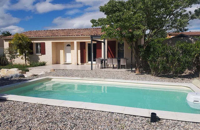 Gite in Provence, 8 people, air conditioning, internet, private pool