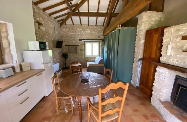 "Gîte la Bergerie" near the Bastide of Monflanquin and the Dordogne river