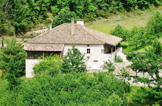 Gite Le Sabatou. Independant Private Property, Pool & 15 hectare nature reserve.