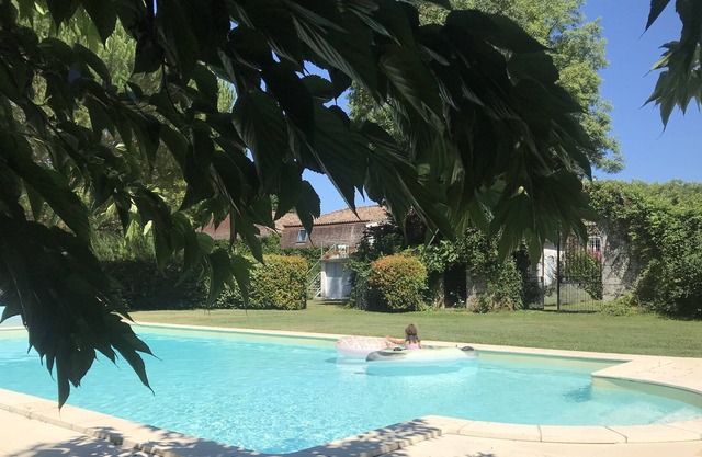 Gite luxury apartment - swimming pool, air conditioning, 2 bedrooms, 2 bathrooms, close to amenities