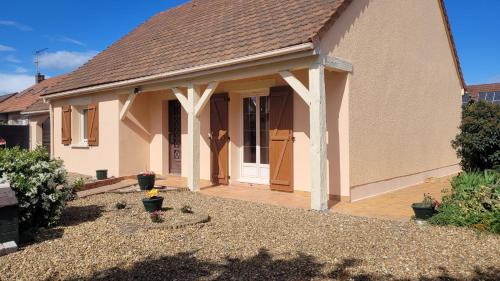 GITE MAISON prox le mans circuit et zoo la fleche a 18kms