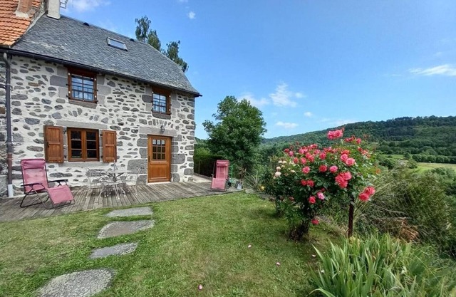 Gite Neussargues en Pinatelle, 2 bedrooms, 4 persons